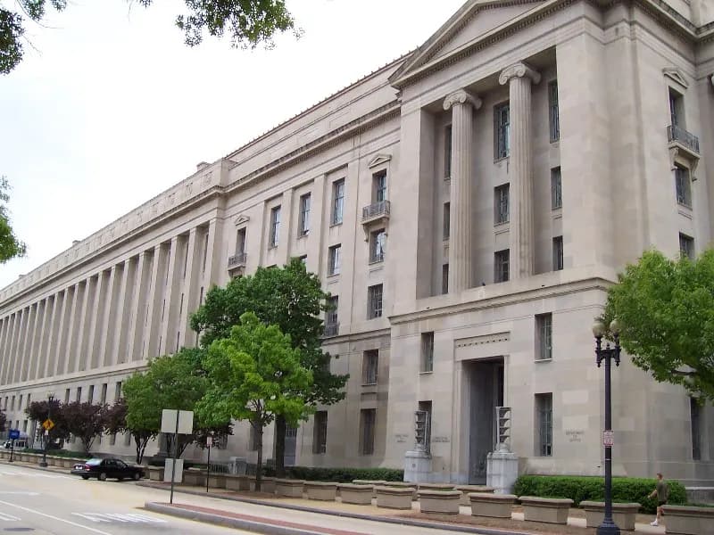DOJ Asks Appeals Court to Allow Churches to Endorse Political Candidates